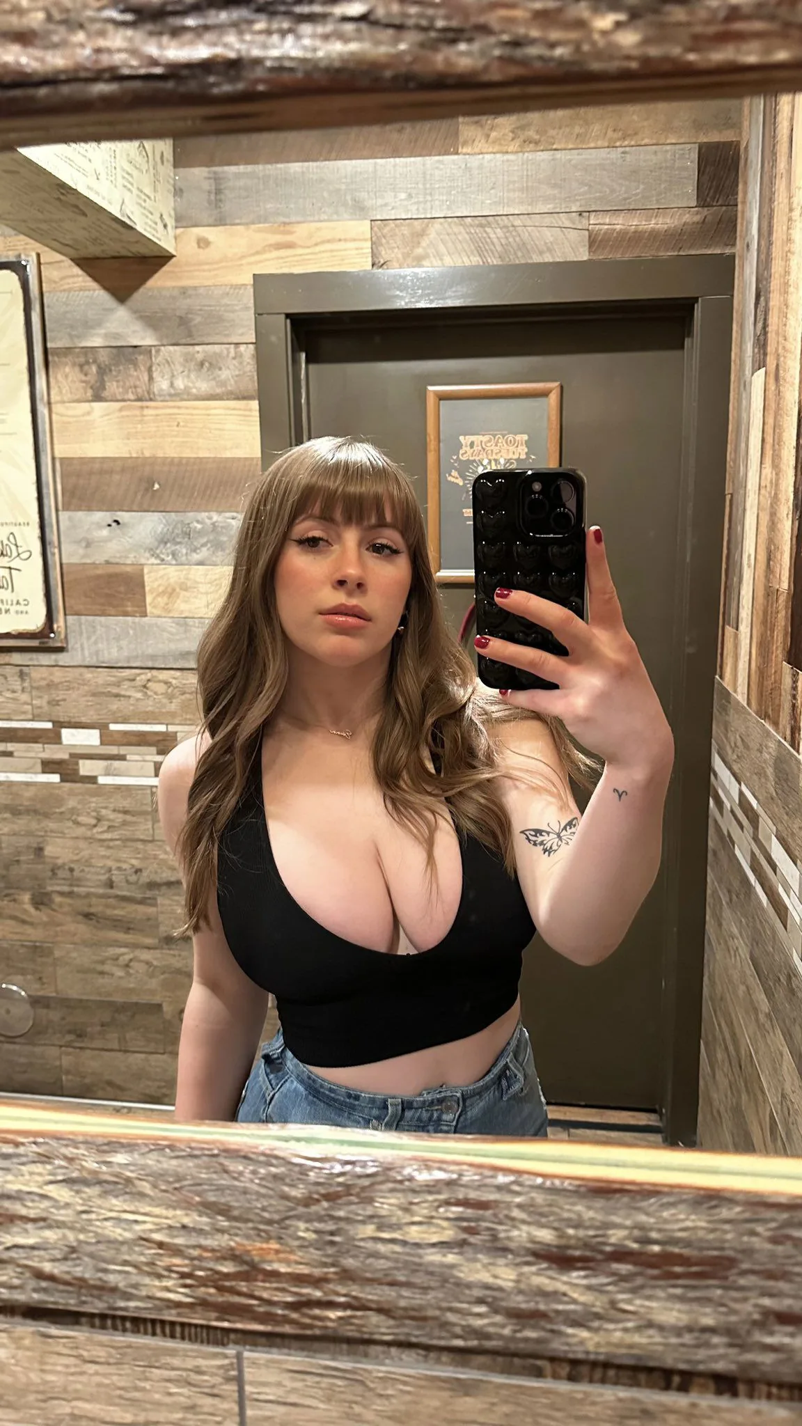 Lovelylinna - Escort London